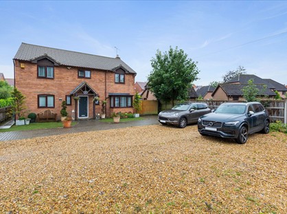 4 Bed Detached House, Walworth Road, SP11