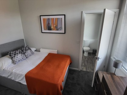 Room in a Shared House, Doncaster Road, S70