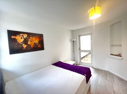 Room in a Shared House, Roden Street, IG1