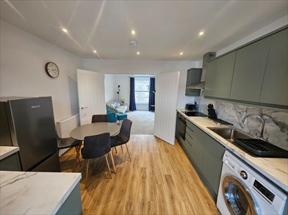 2 Bed Flat, Chapel Street, TR14