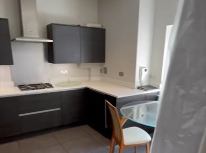 Room in a Shared House, Carfax, RH12