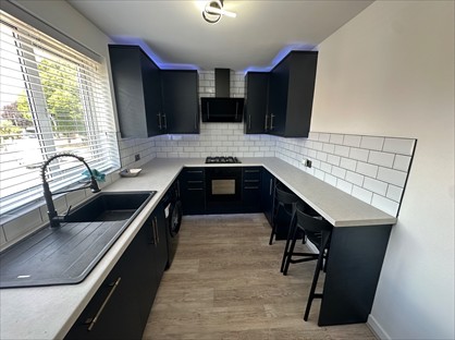 1 Bed Flat, Aldergrove Gardens, TW3
