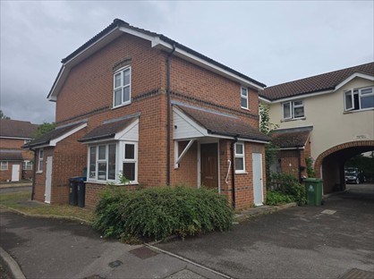 1 Bed Terraced House, Springfield Place, KT3