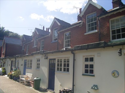 2 Bed Terraced House, Fort Victoria Cottages, PO41