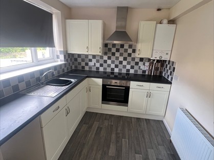 2 Bed Flat, Warren Lane, BD16