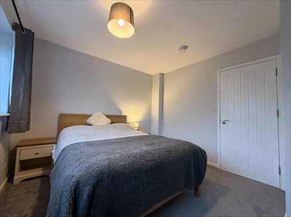 Room in a Shared House, Hillside, B98