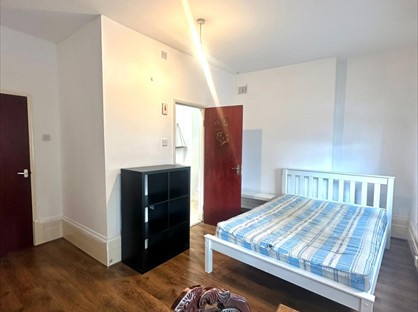 Room in a Shared House, Ford Square, E1