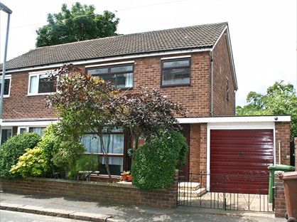 3 Bed Semi-Detached House, Westfield Terrace, WF1