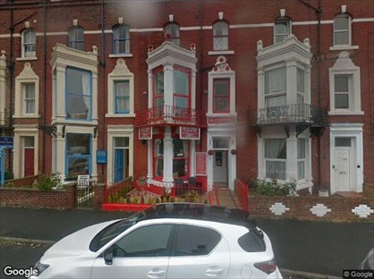 6 Bed Terraced House, Crescent Avenue, YO21