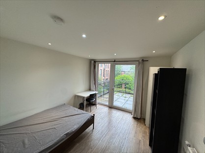 Room in a Shared Flat, Hildas Court, HA8