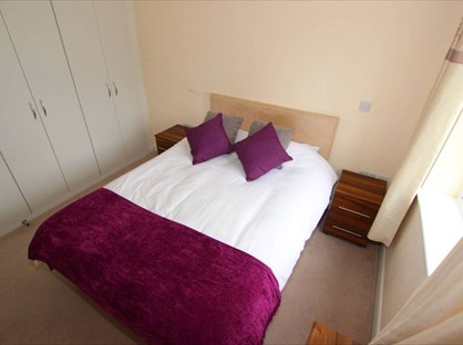 Room in a Shared House, Battle Square, RG30