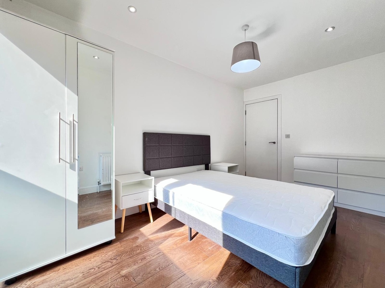 2 Bed Flat, Electric Lane, SW9 photo 5