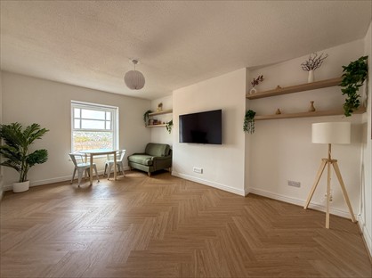 2 Bed Flat, Plas Meuryn, LL57