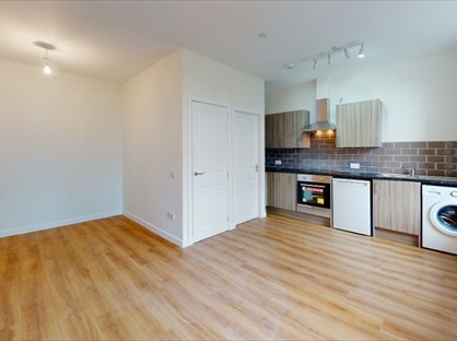 Studio Flat, High Street, G82