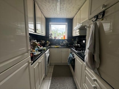 3 Bed Detached House, Balmoral Drive, UB4