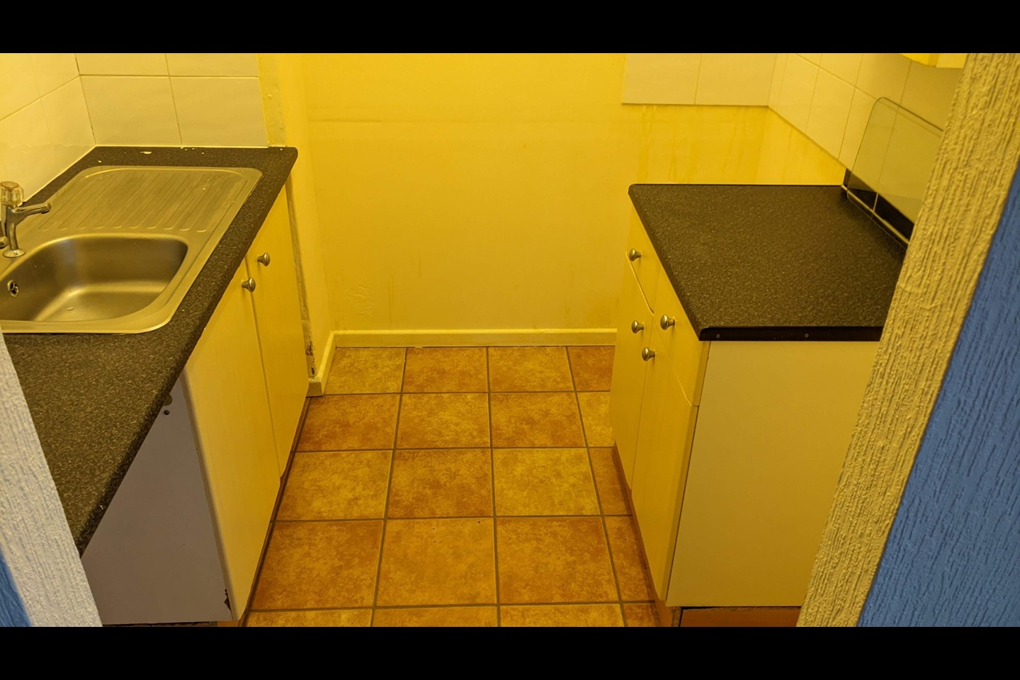 1 Bed Flat, Florence Road, CH44 photo 3
