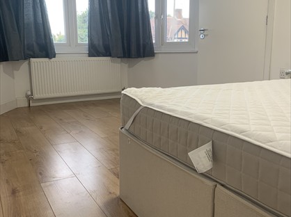 Room in a Shared House, Tamworthlane, CR4