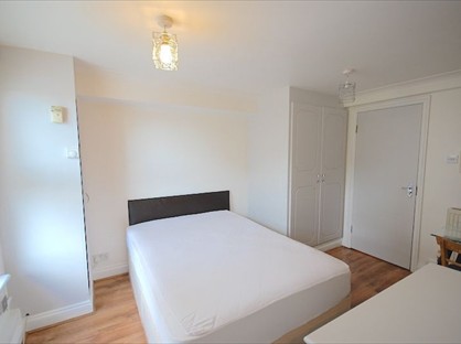 Studio Flat, St. Thomas's Road, N4