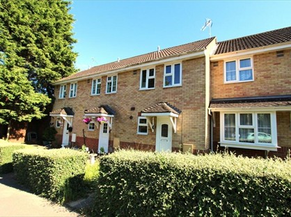 2 Bed Terraced House, Hollycroft, ME2