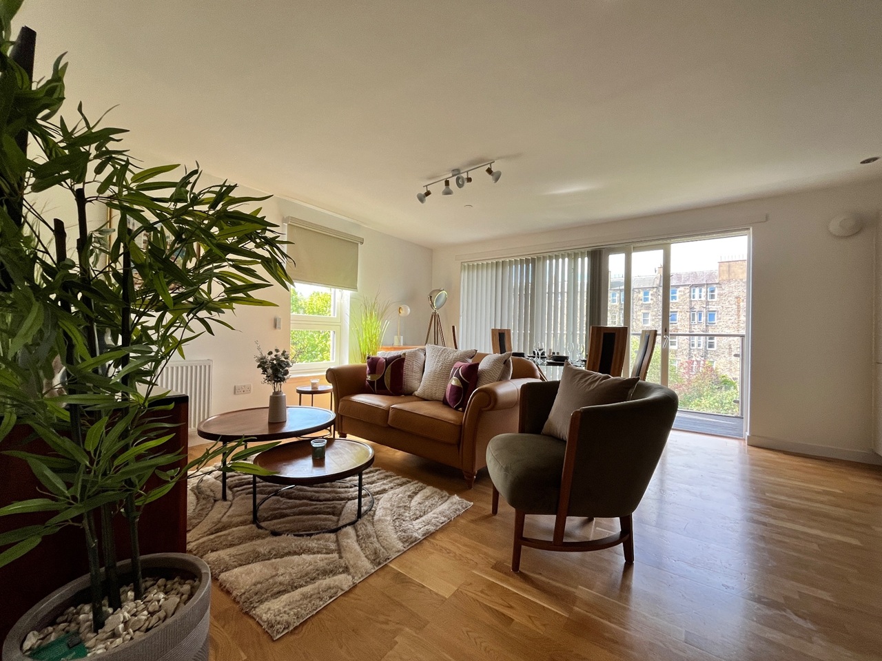 2 Bed Flat, Shrubhill Walk, EH7