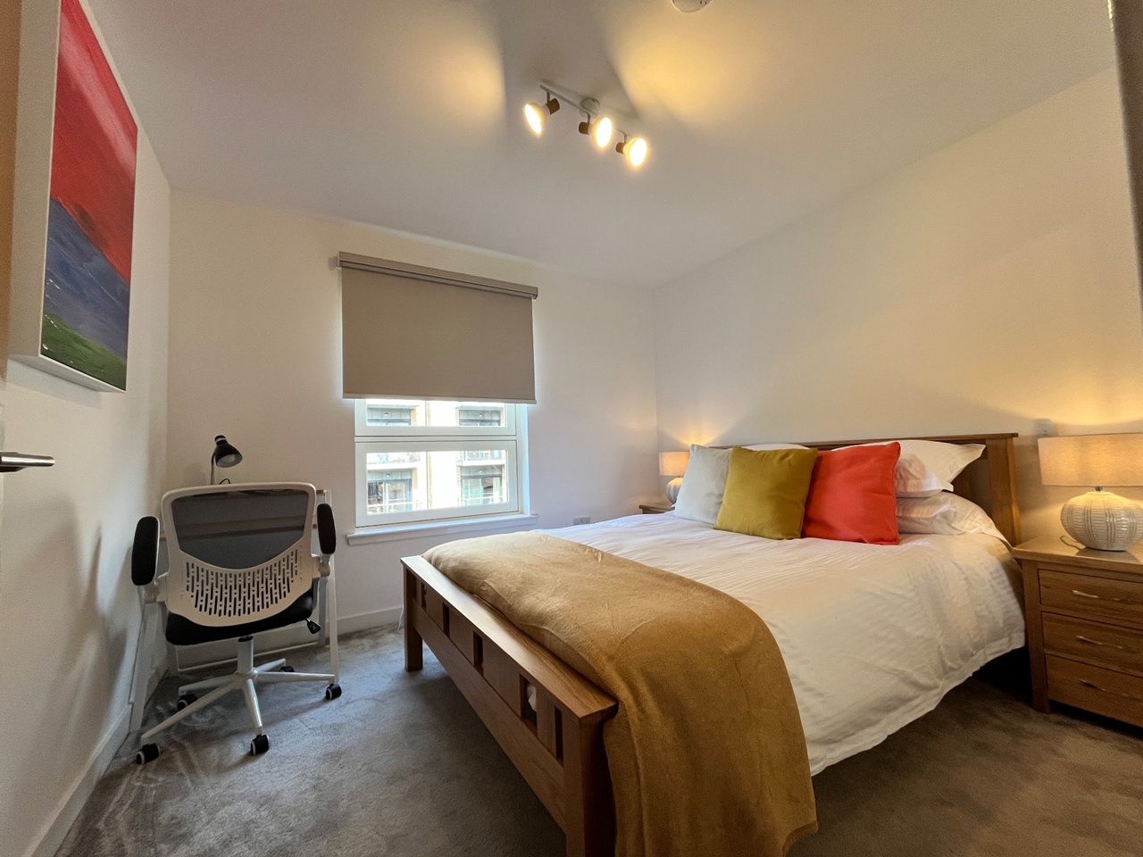 2 Bed Flat, Shrubhill Walk, EH7 photo 5