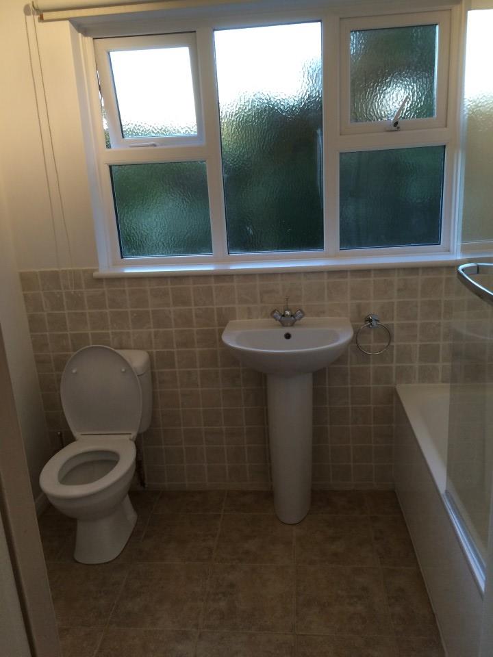 Thames Ditton 2 Bed Flat, Watts Road, KT7 To Rent Now for £1,550.00 p/m