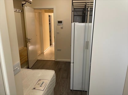 Studio Flat, Manor Drive, HA9