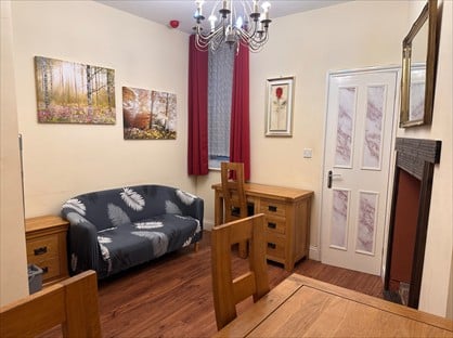 Room in a Shared Flat, London, W1D