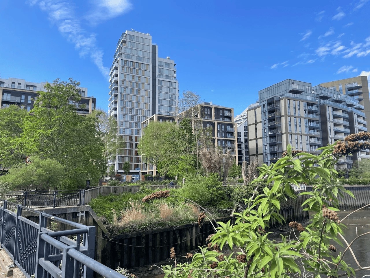 London - 2 Bed Flat, Enterprise Way, SW18 - To Rent Now for £2,650.00 p/m