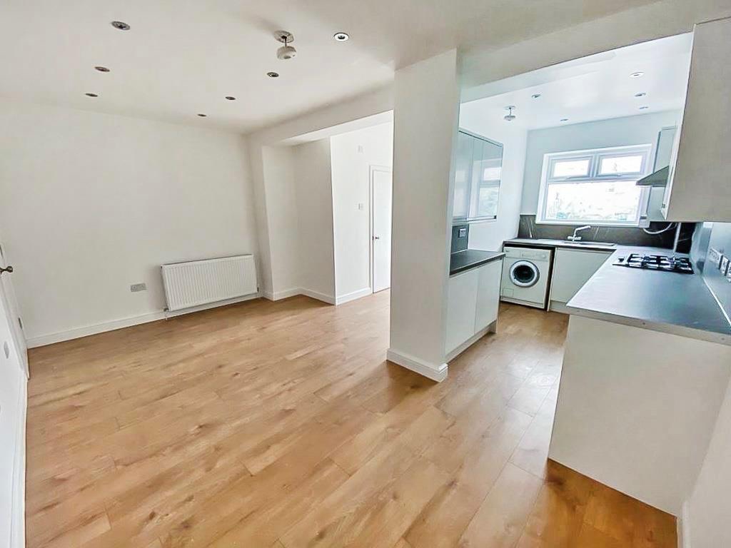 Additional image 4 of 5 Bed Terraced House, Larch Tree Avenue, CV4, N1 7GU