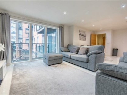 2 Bed Flat, Canal Wharf, B1
