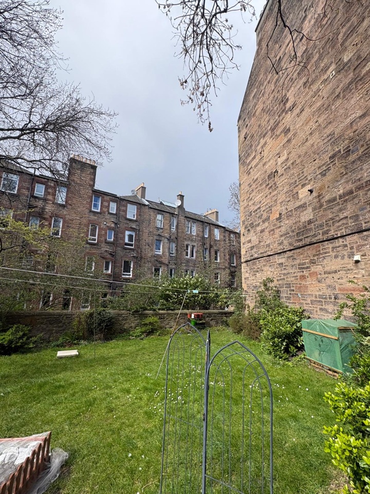 Edinburgh - 1 Bed Flat, Waverley Park, EH8 - To Rent Now for £1,100.00 p/m