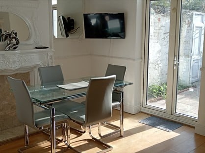 6 Bed Semi-Detached House, Boulevard, HU3