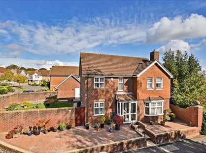 4 Bed Detached House, John Newington Close, TN24