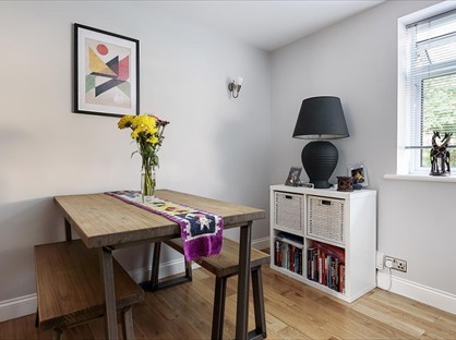 2 Bed Flat, Trotsworth Court, GU25