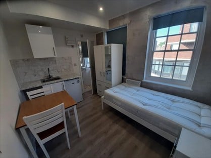 Studio Flat, Tachbrook Street, SW1V