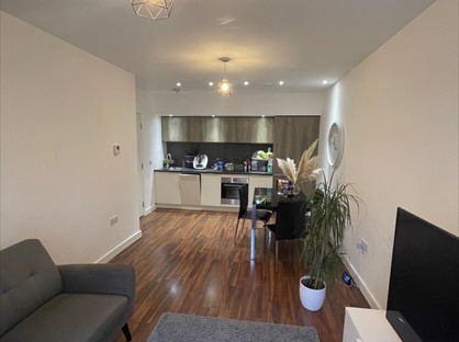 2 Bed Flat, Clovelly Court, UB7