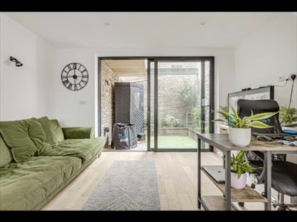 2 Bed Terraced House, Gleneldon Mews, SW16