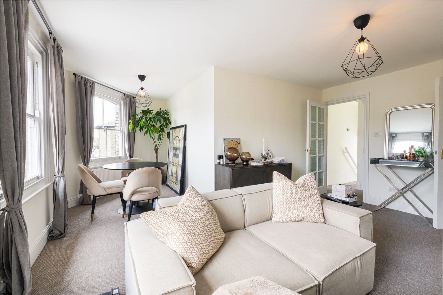 2 Bed Maisonette, Northcote Road, SW11
