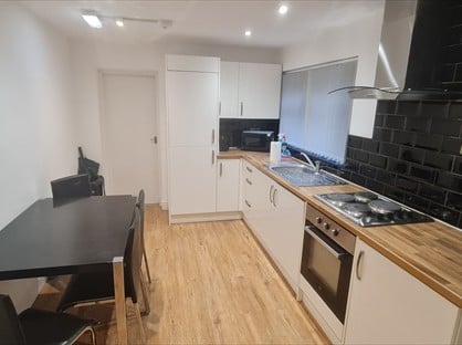 5 Bed Semi-Detached House, Grange Road, TS1