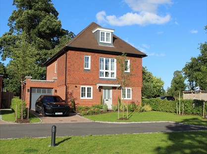 5 Bed Detached House, Parklands, OX13