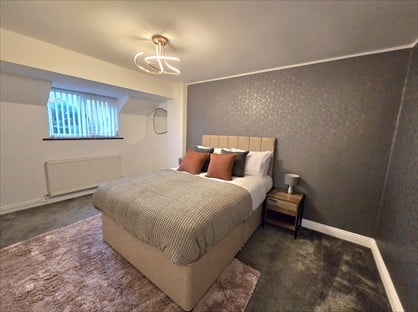 5 Bed Detached House, Bristol Road, GL2