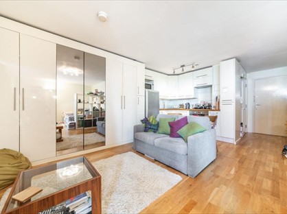 Studio Flat, St. George Wharf, SW8