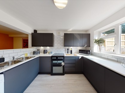 6 Bed Semi-Detached House, Wedgwood Road, BA2