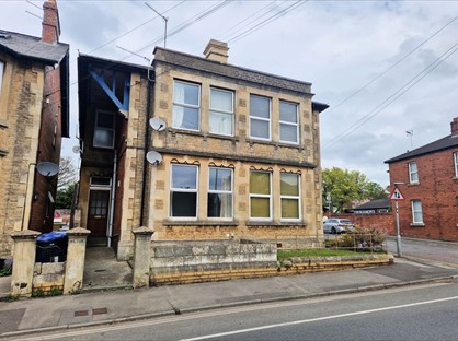 1 Bed Flat, Park Lane, SN15