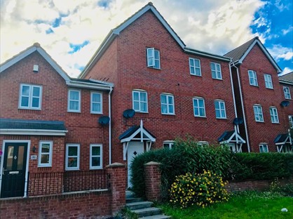 4 Bed Semi-Detached House, Aspenwood Drive, M9
