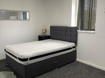 1 Bed Flat, Stanningley Road, LS12