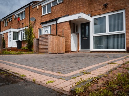 3 Bed Terraced House, Simmons Drive, B32