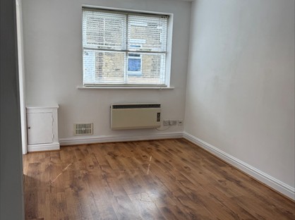 Studio Flat, Hayden Court, SK13