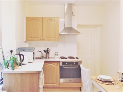 Studio Flat, Leinstyer Gardens, W2